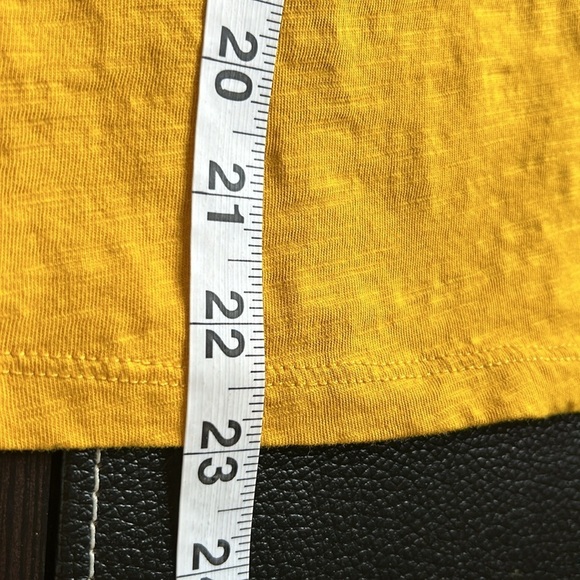 BODEN Vneck Short Sleeve Textured Tshirt Orange Yellow Sz M - Picture 7 of 7